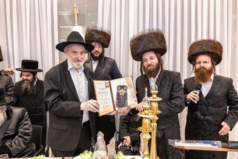 באדיבות המצלם