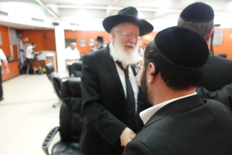 באדיבות המצלם