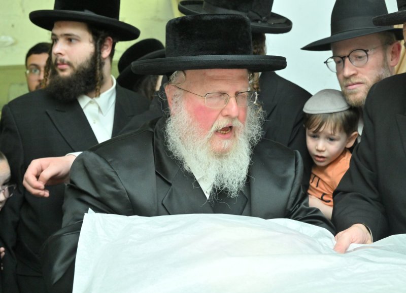 באדיבות המצלם