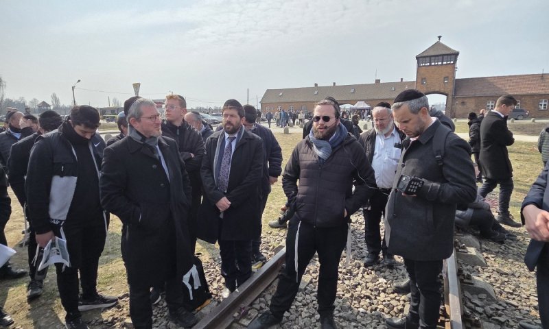 צפו בגלריה: מסע בני הישיבות לפולין