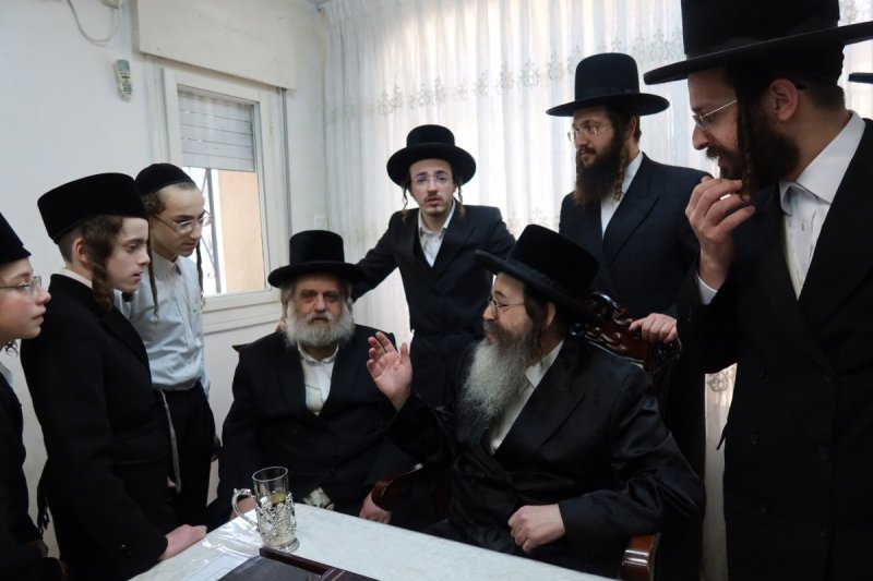 מ. אונגר