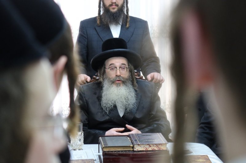 מ. אונגר