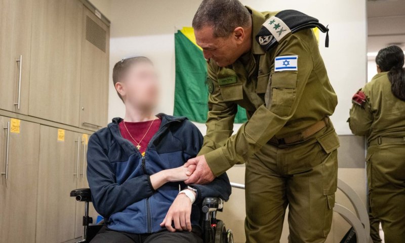 הרמטכ"ל ביקר פצועים: "הייתם מוכנים לתת את הכל"