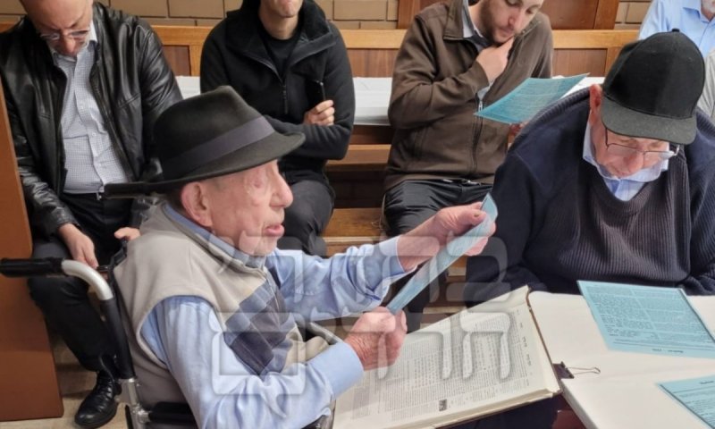 בגיל 104: ר' בעריש סיים את מסכת חגיגה ומסר שיעור למתפללים