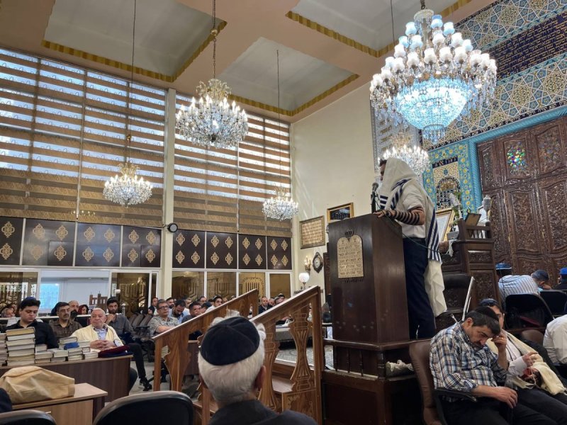 באדיבות המצלם