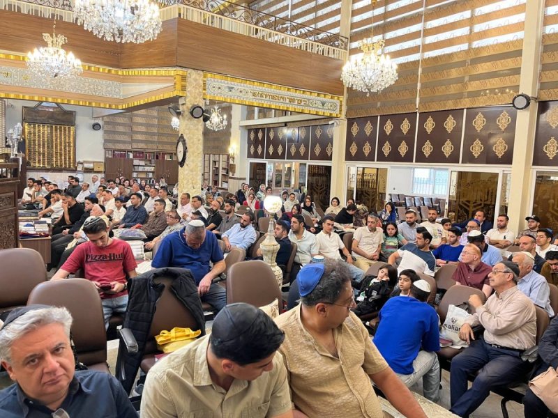 באדיבות המצלם