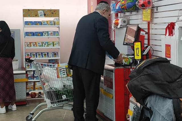 באדיבות המצלם