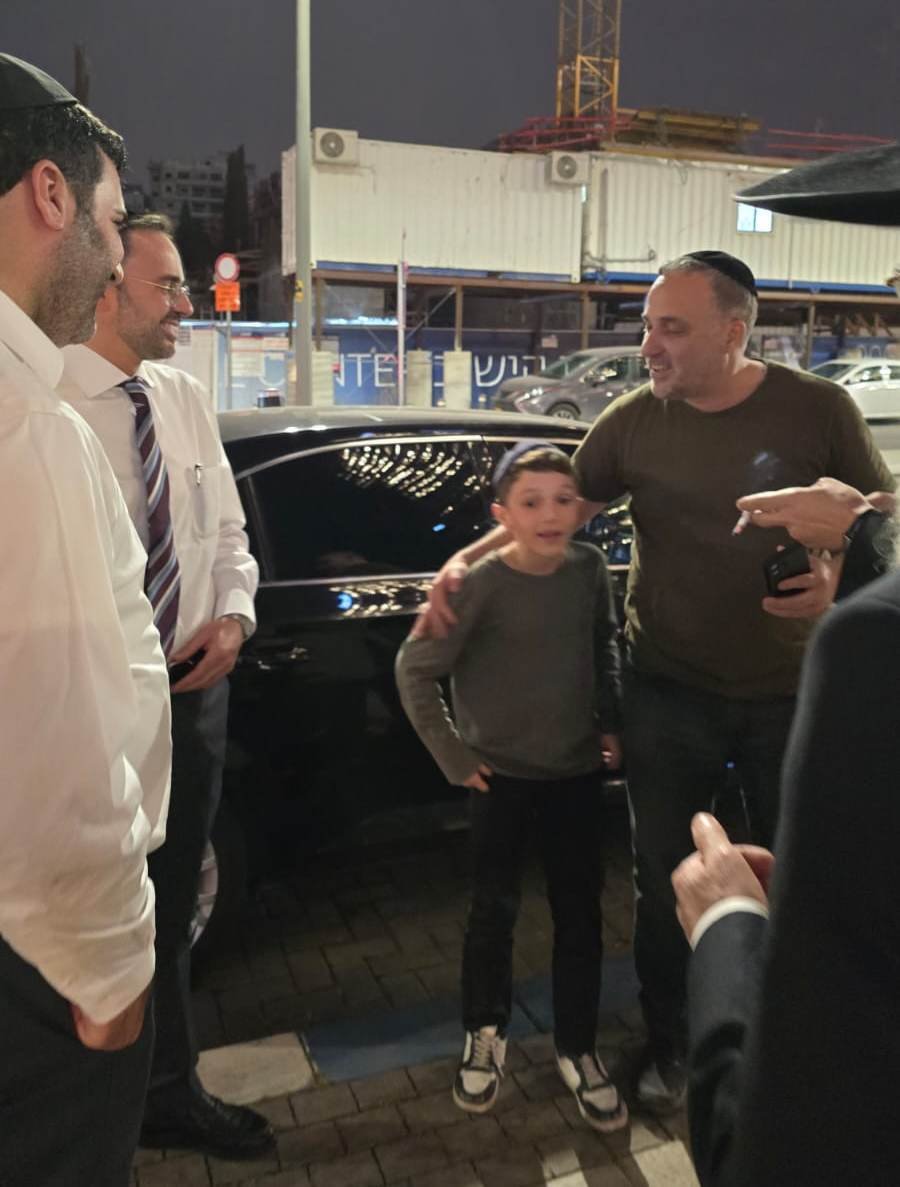 באדיבות המצלם