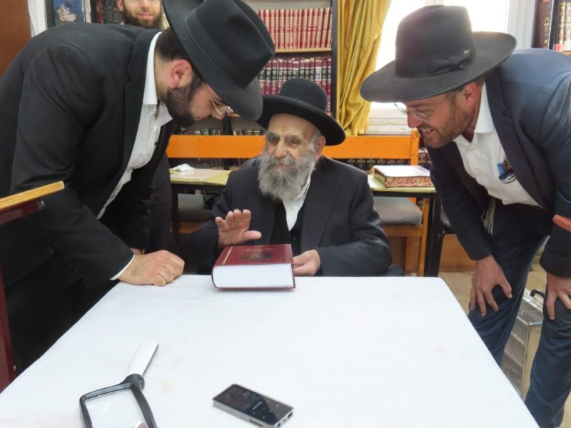 באדיבות המצלם