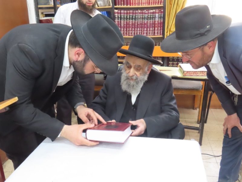 באדיבות המצלם