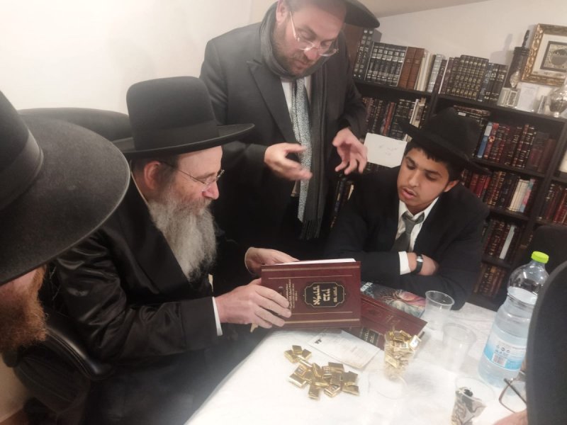 באדיבות המצלם