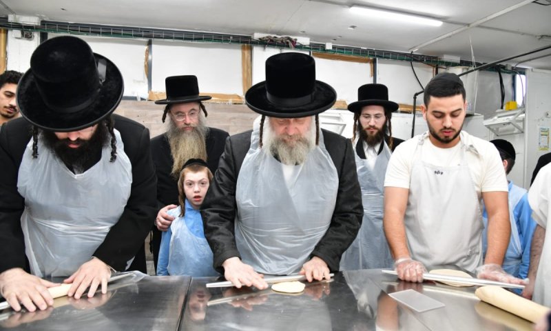 שבעת ימים תאכלו מצות: האפייה של הרבי משאץ אשדוד