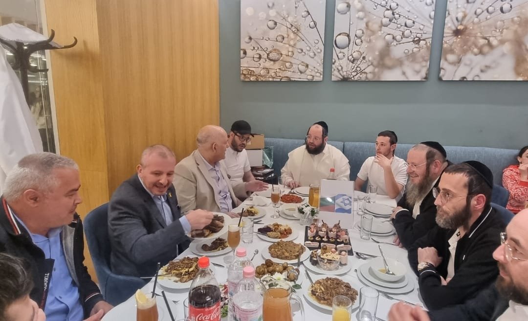 באדיבות המצלם