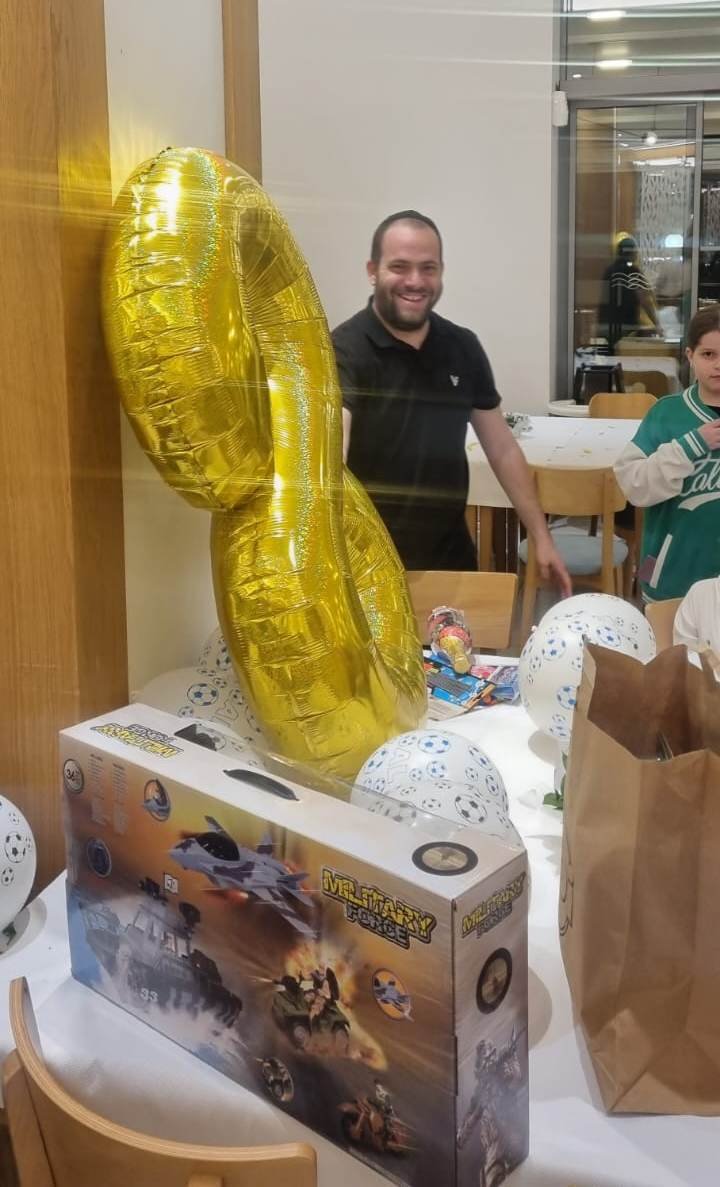 באדיבות המצלם