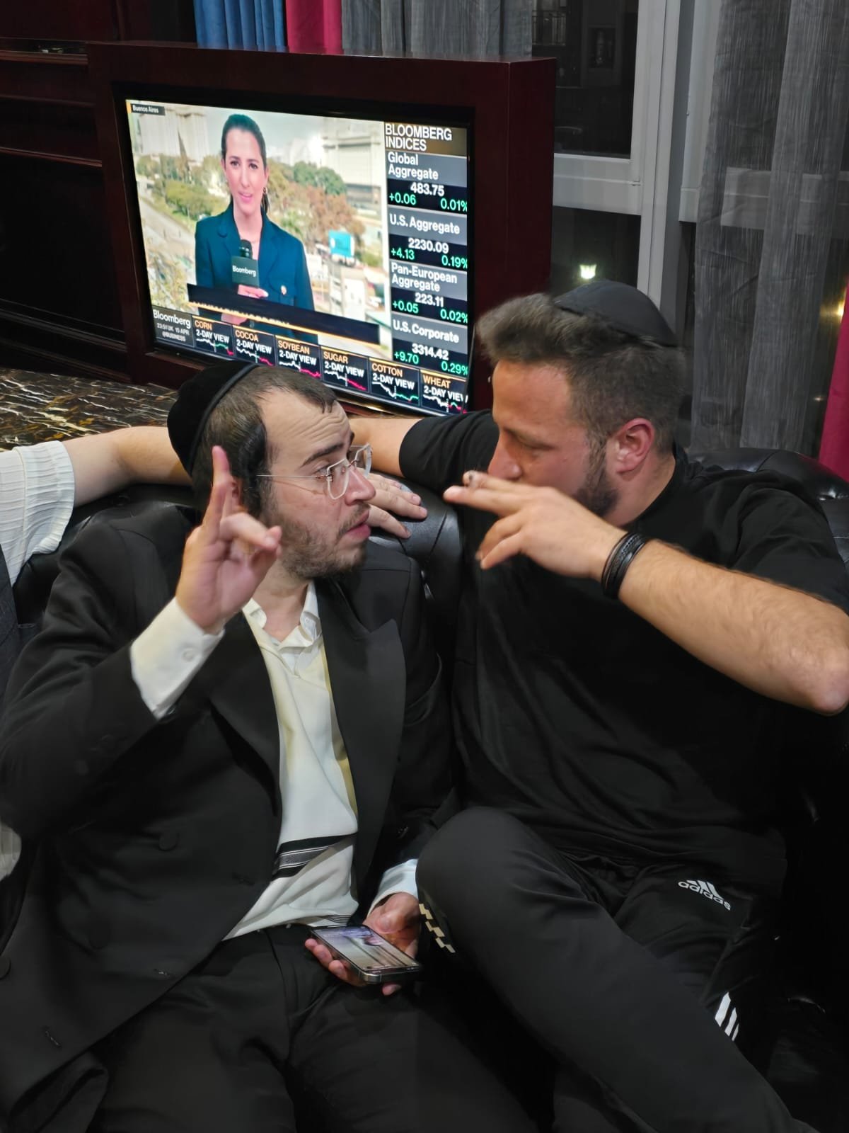 באדיבות המצלם