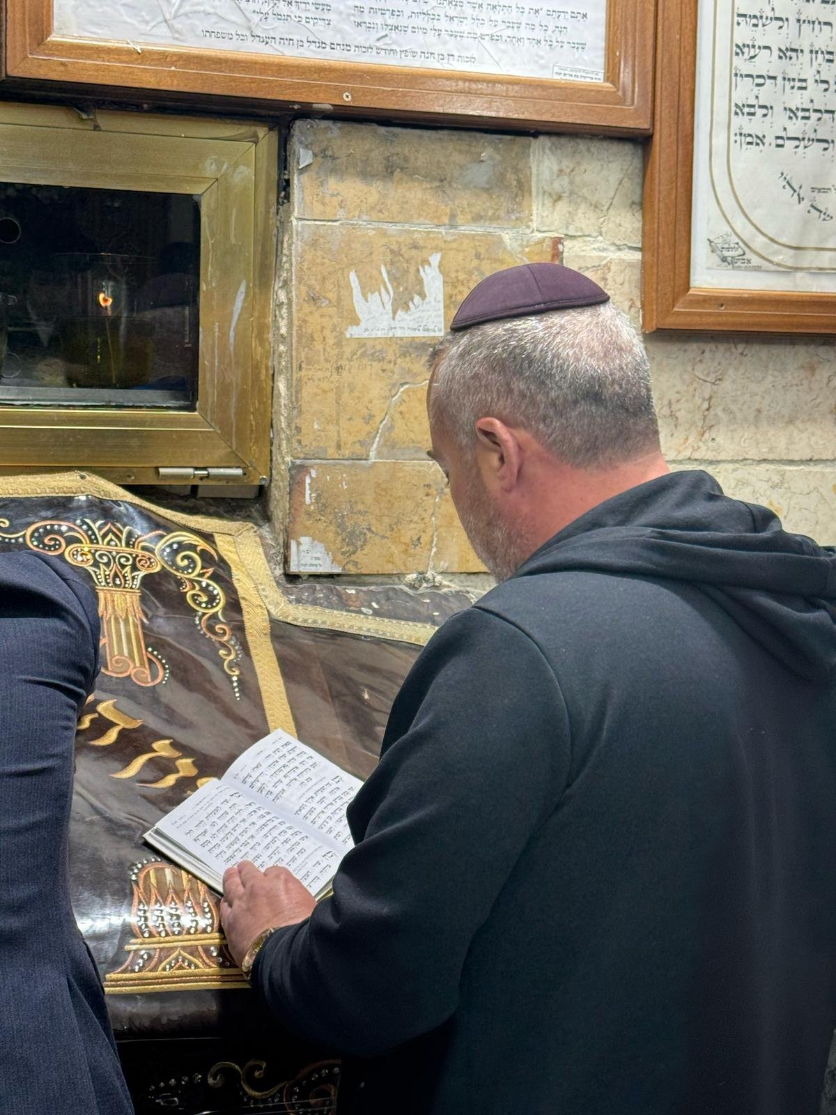 באדיבות המצלם