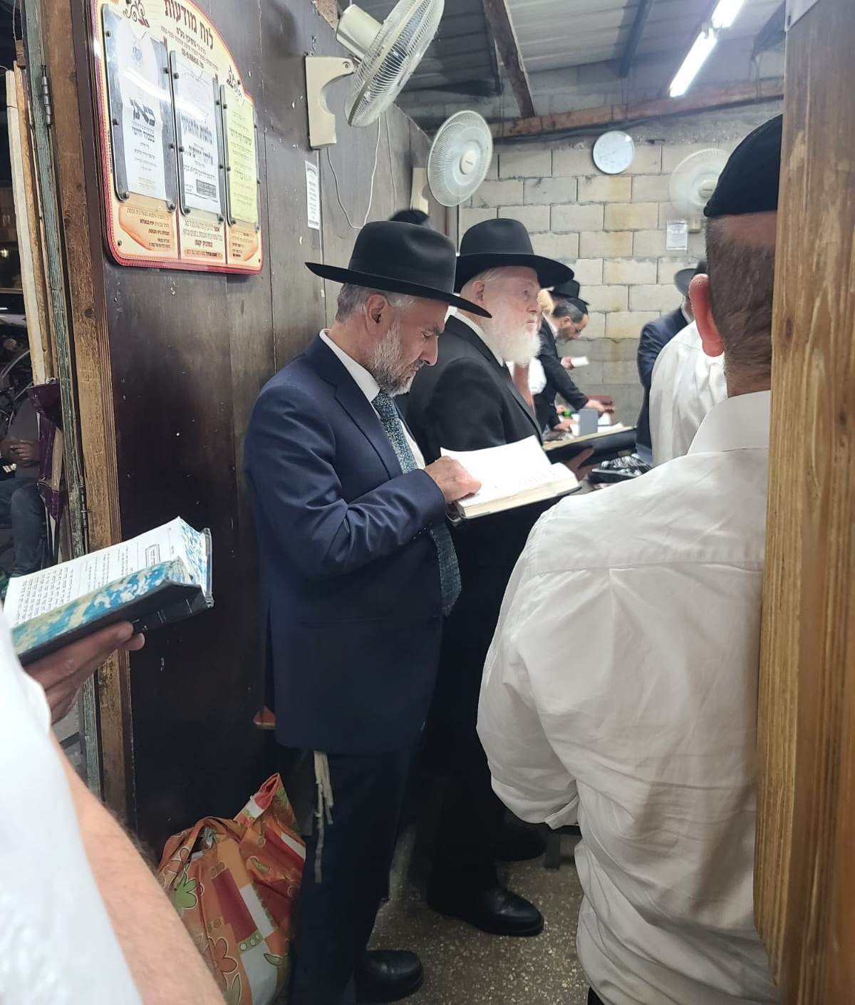 באדיבות המצלם
