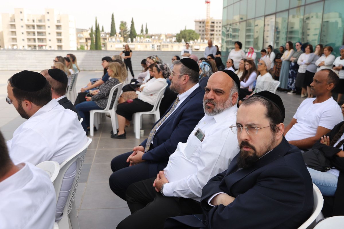 באדיבות המצלם