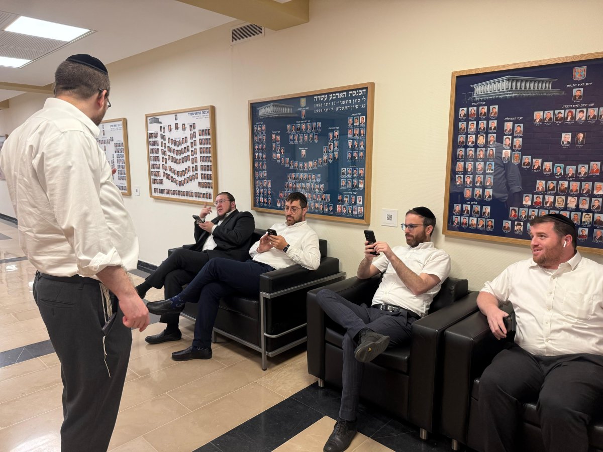 באדיבות המצלם