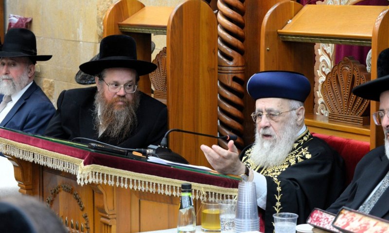 הראש"ל חיזק את קהילת 'זיו התורה' בחיפה