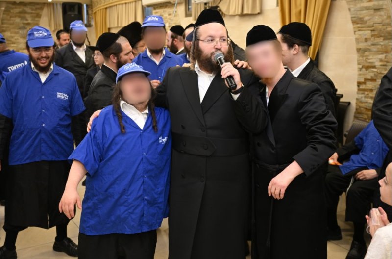 באדיבות המצלם