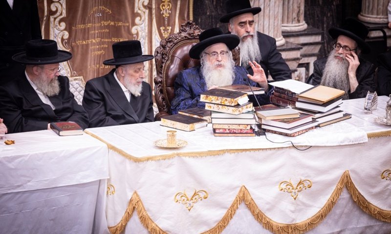 תיעוד מהטיש: הילולת ה'דברי חיים' בצאנז קלויזנבורג