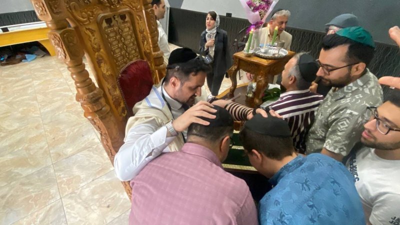 באדיבות המצלם