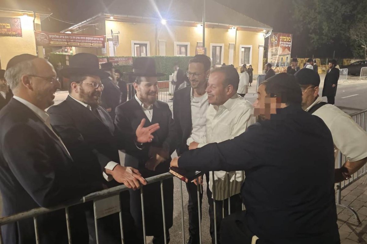 באדיבות המצלם