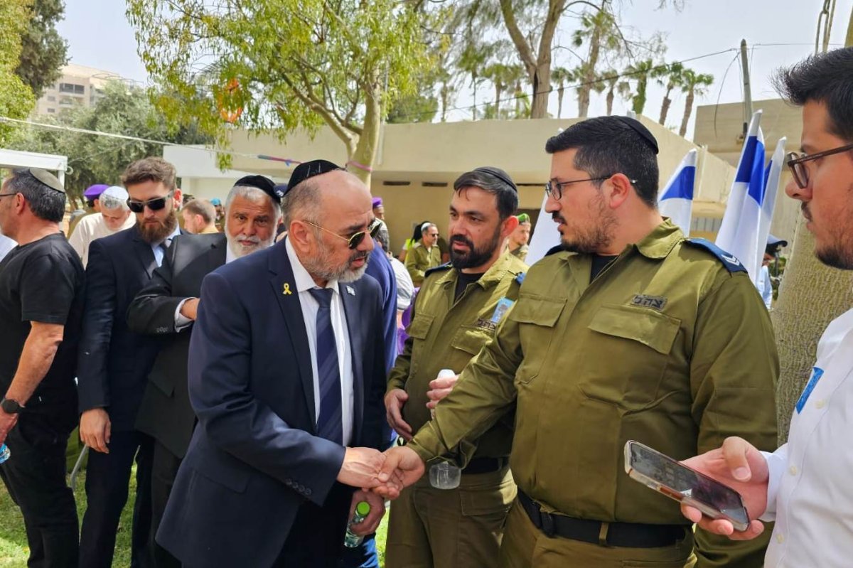 באדיבות המצלם