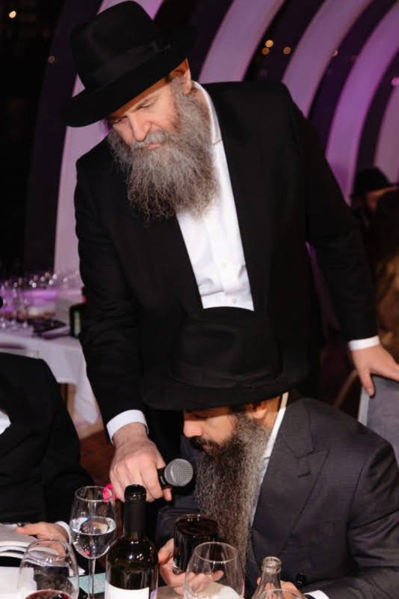  לוי נאזרוב