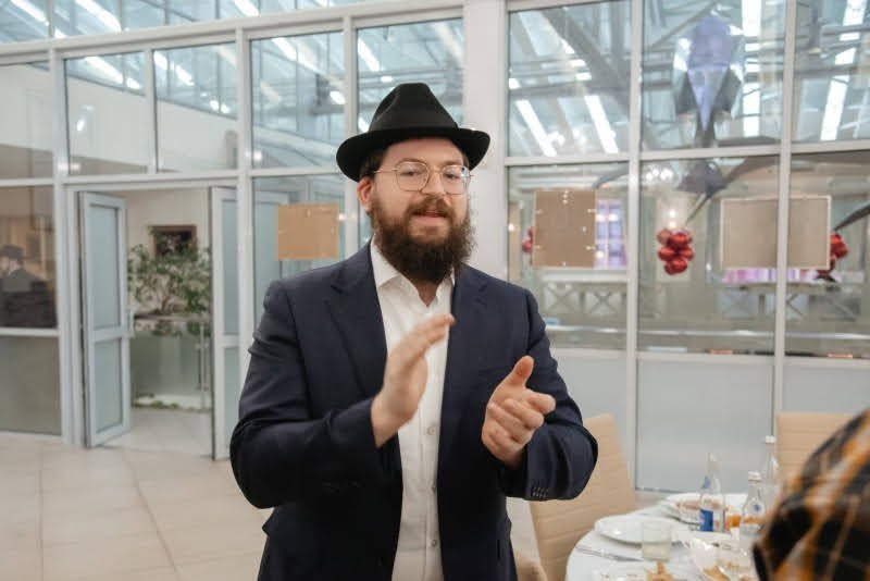  לוי נאזרוב