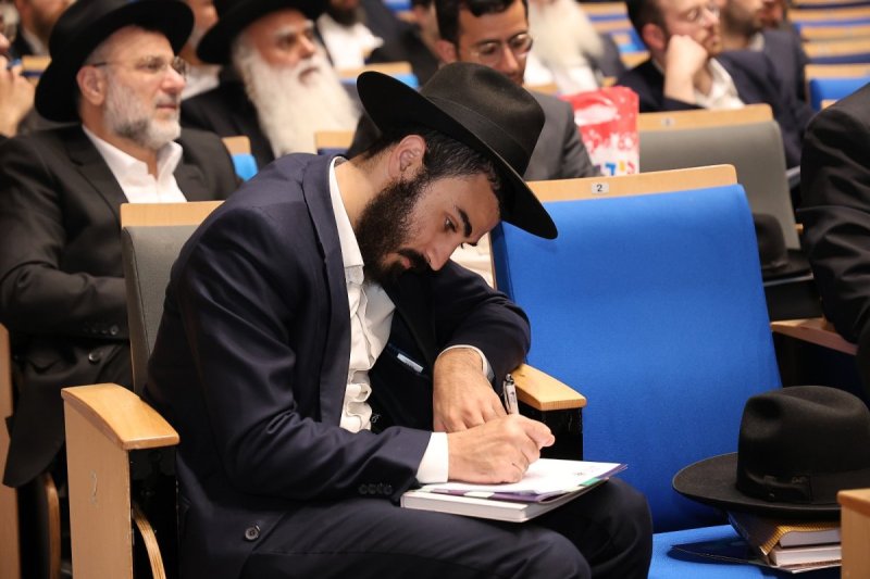 נועם אליהו