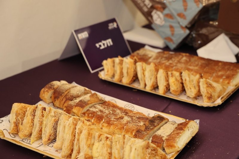 נועם אליהו