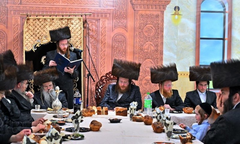 הרבי מספינקא בית שמש ערך סעודת הילולא לראש השושלת