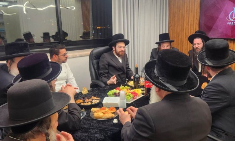 נכדו של הרבי מבעלזא חנך את המשרדים של עורכי הדין