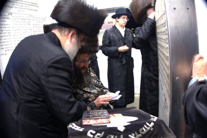 מ. אדלר