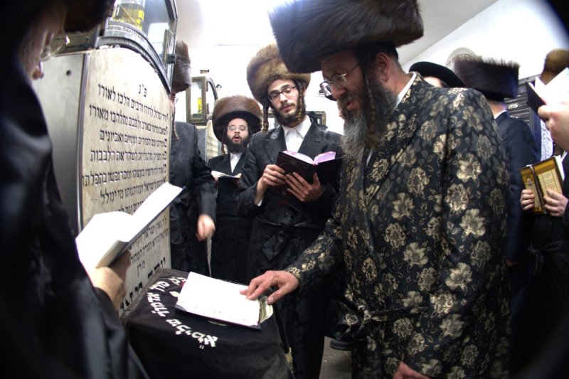 מ. אדלר