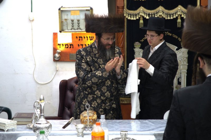 מ. אדלר