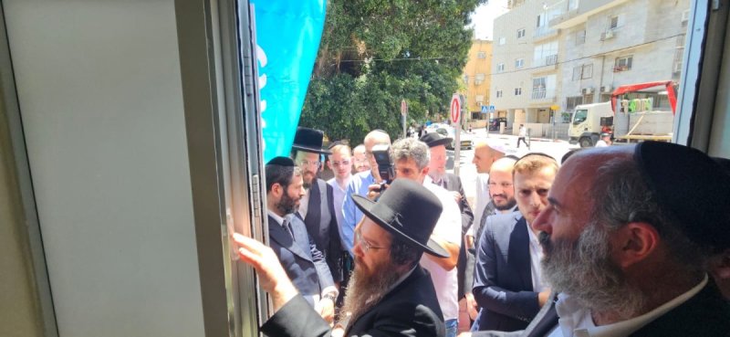 באדיבות המצלם