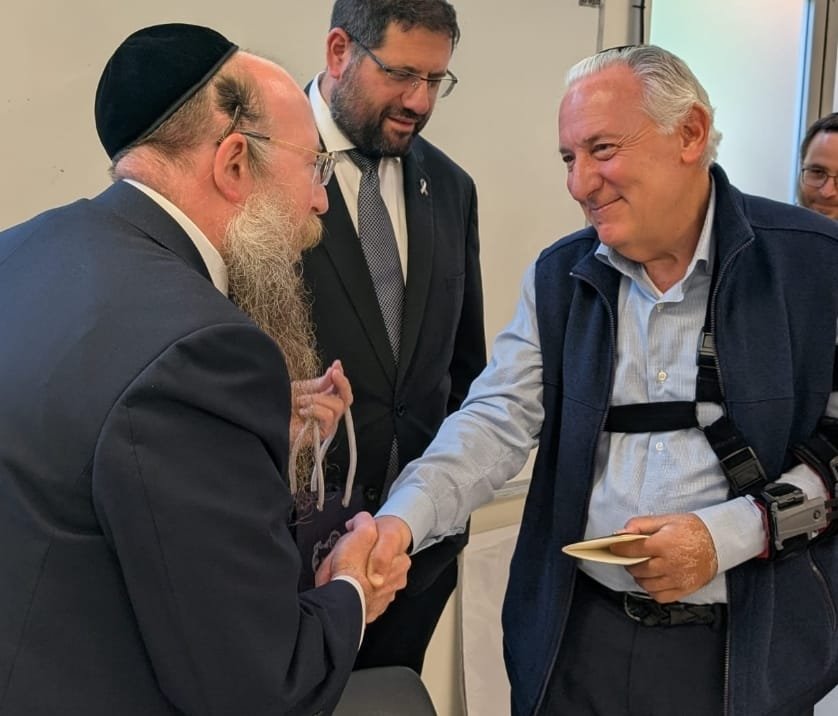 באדיבות המצלם