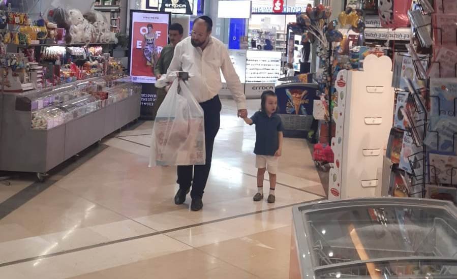באדיבות המצלם