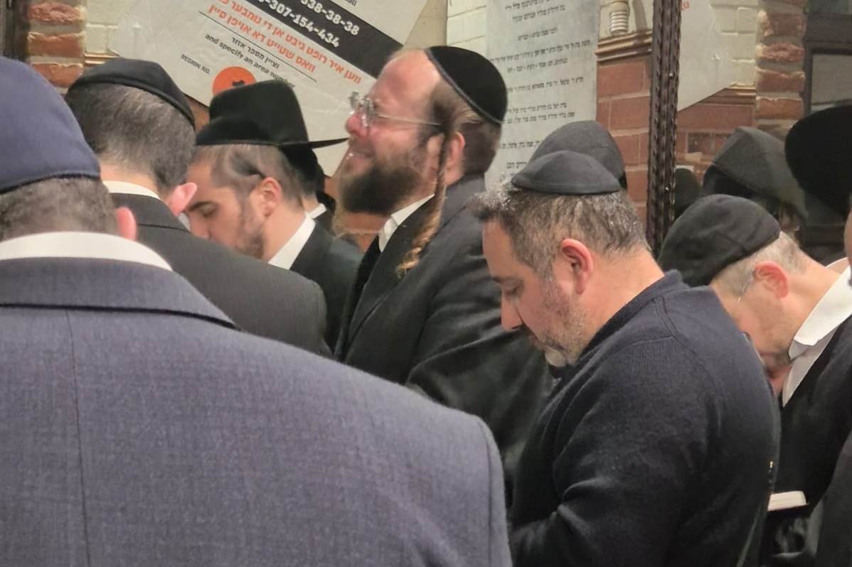 באדיבות המצלם
