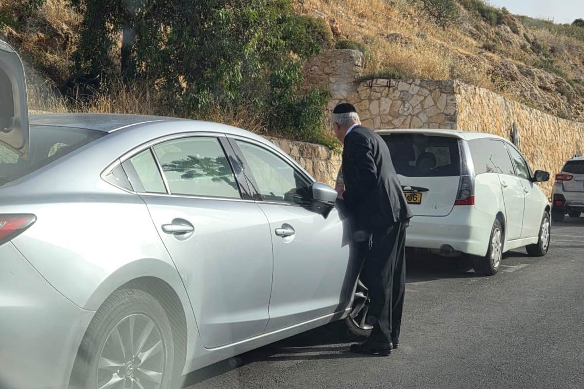 באדיבות המצלם