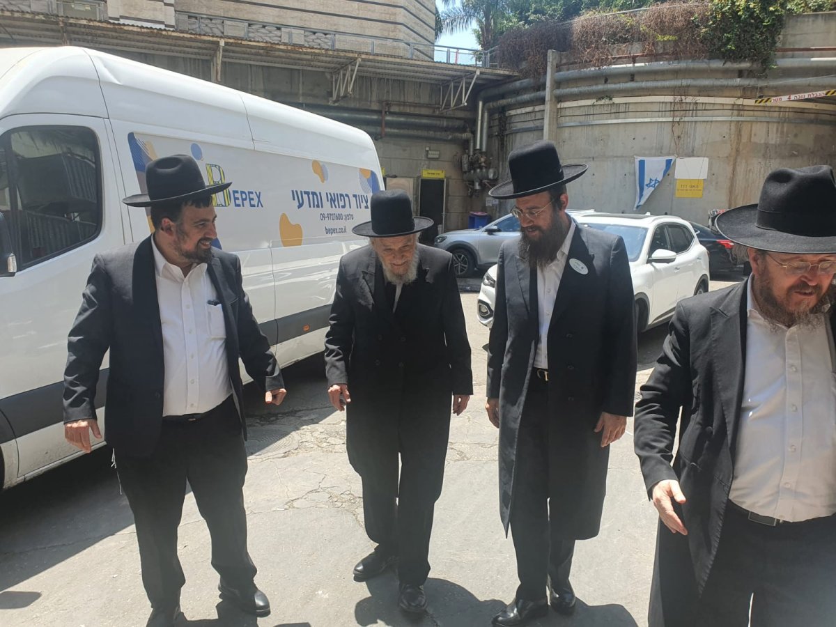 באדיבות המצלם