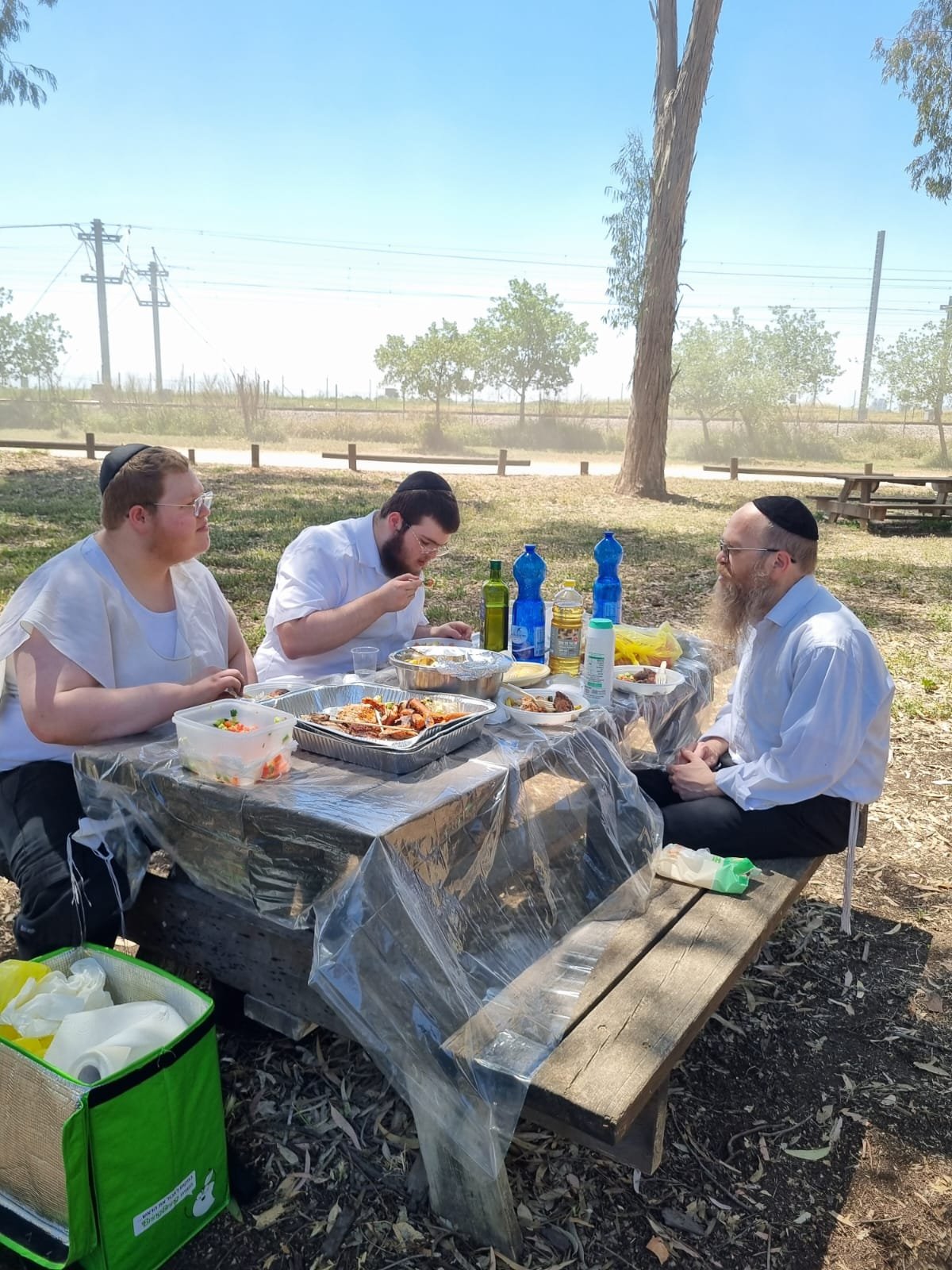 באדיבות המצלם