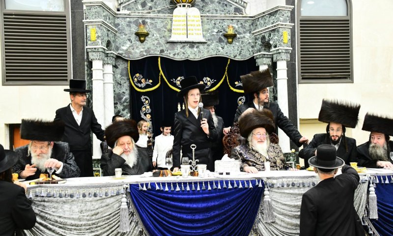 בשירה ווקאלית: בר מצווה בחצרות ספינקא - נאראל