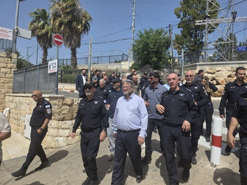באדיבות המצלם