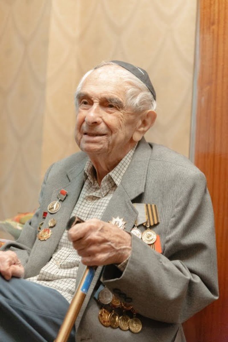 לוי נזארוב