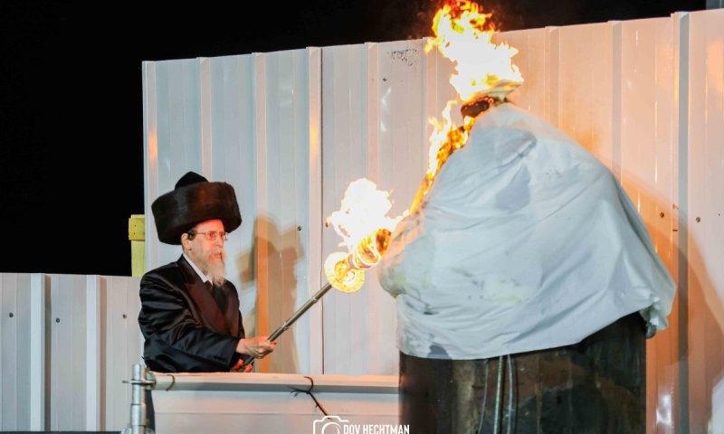 השנה ה-40: תיעוד מסכם ממעמד ההדלקה של הרבי מבאיאן