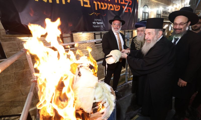 אלפים השתתפו: חכמי התורה הציתו את האש בבני ברק | גלריה